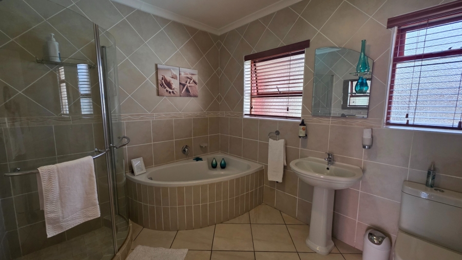 7 Bedroom Property for Sale in Vredenburg Western Cape